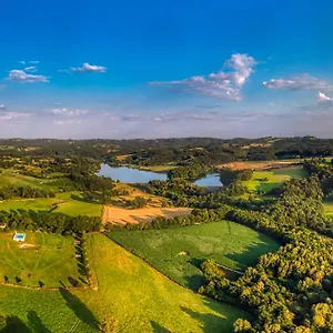 Bed & Breakfast Domaine Les Teuilleres, Lacam-dʼOurcet